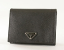 プラダスーパーコピー サフィアーノ ORO 二つ折財布 ブラック カーフレザー M668A